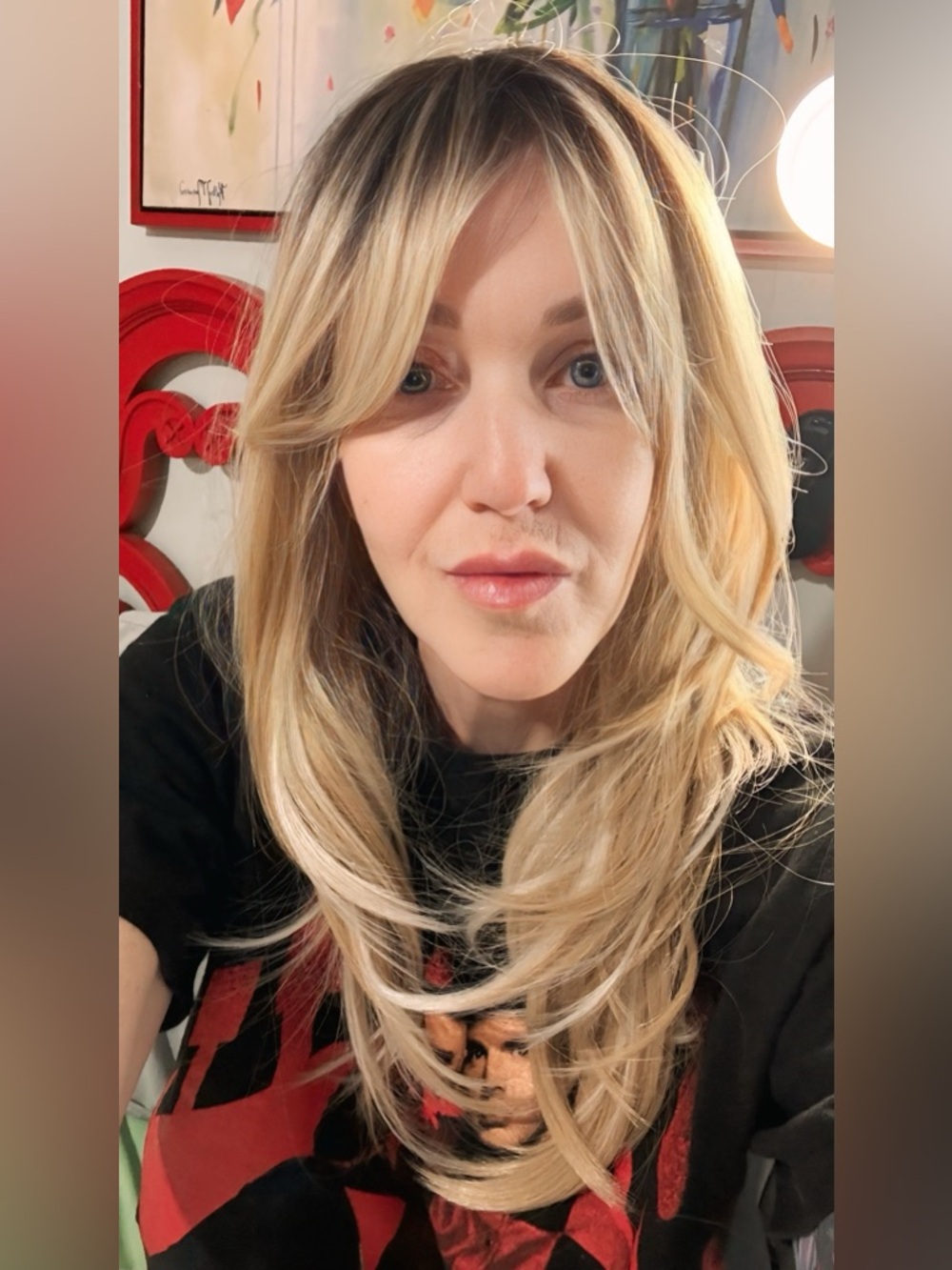 Blonde long layered wig with curtain bangs. - Picture 10 of 11
